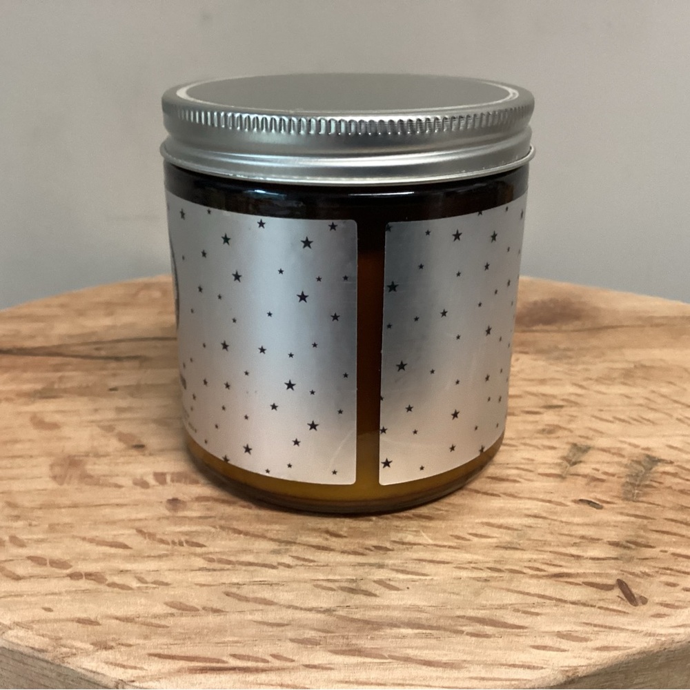 🟤 New & Hand Poured - Rosewater & Oud Scented Candle in Glass Jar and Lid - Picture 4 of 13
